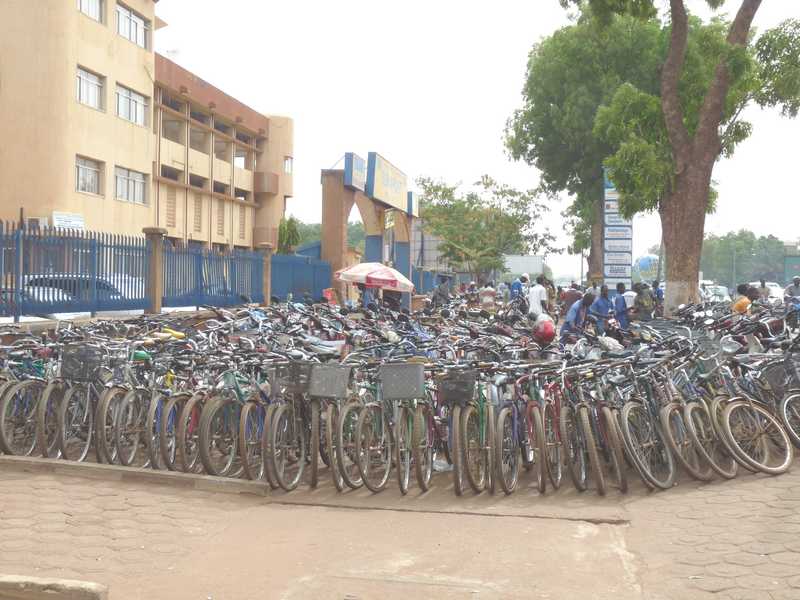 Parking de vélos à Ouaga