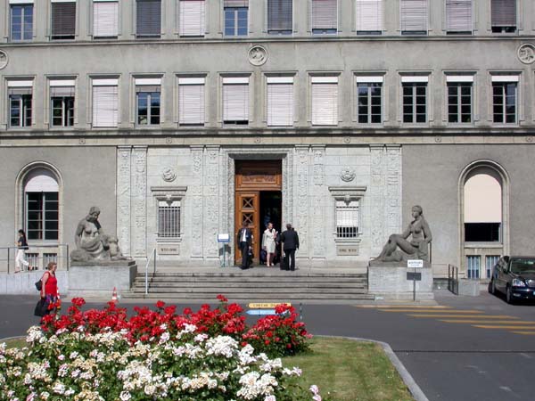 L'entrée de l'OMC à Genève...